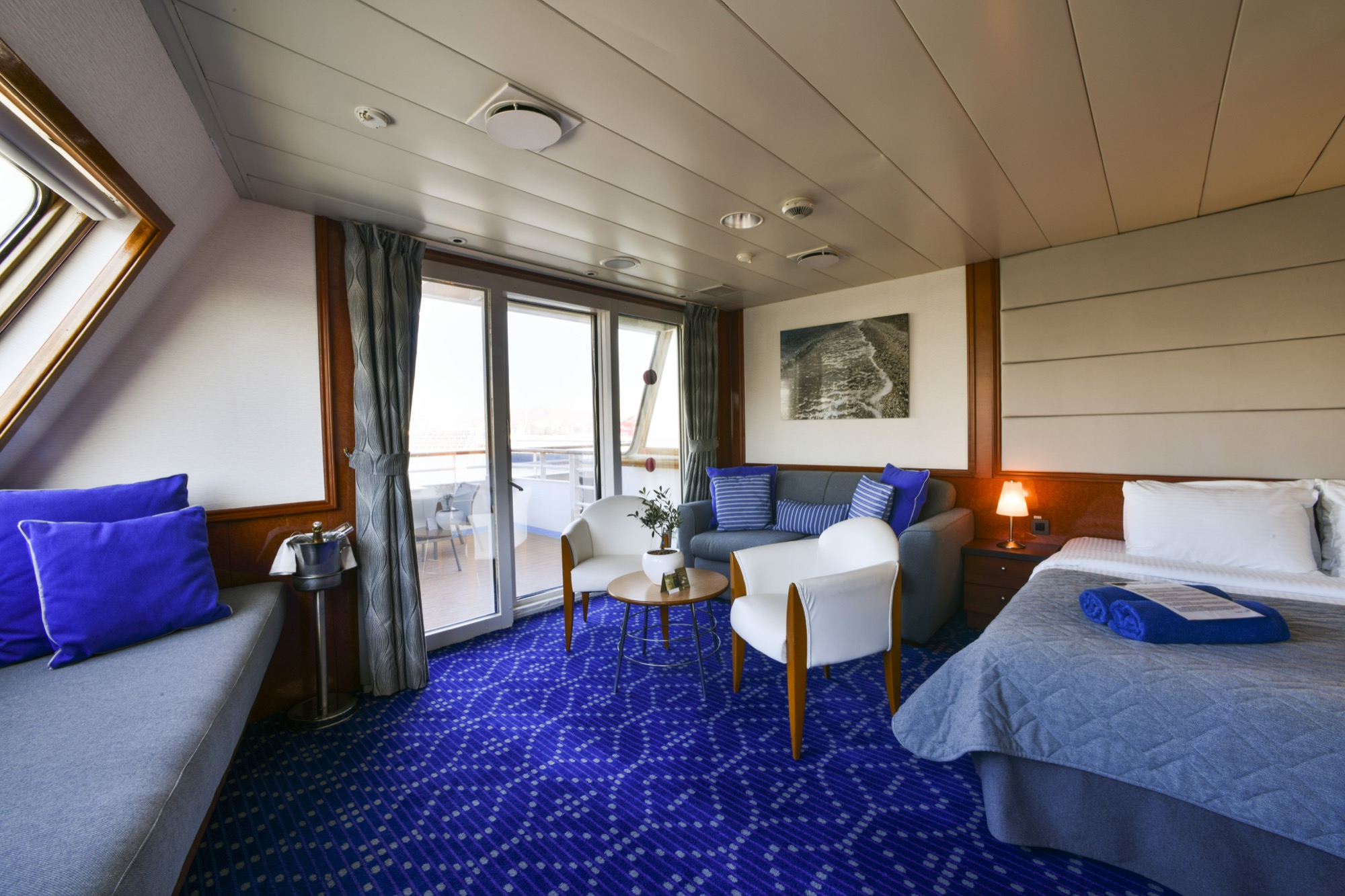 Celestyal Olympia Accommodation Grand Suite SG 2 6.jpg